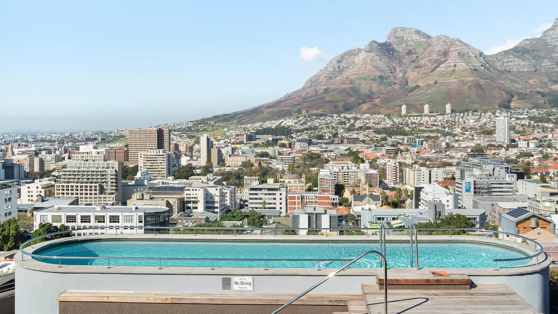 ケープタウンLuxe Penthouse L Private Pool L Mountain Viewsアパートメント ケープタウン
