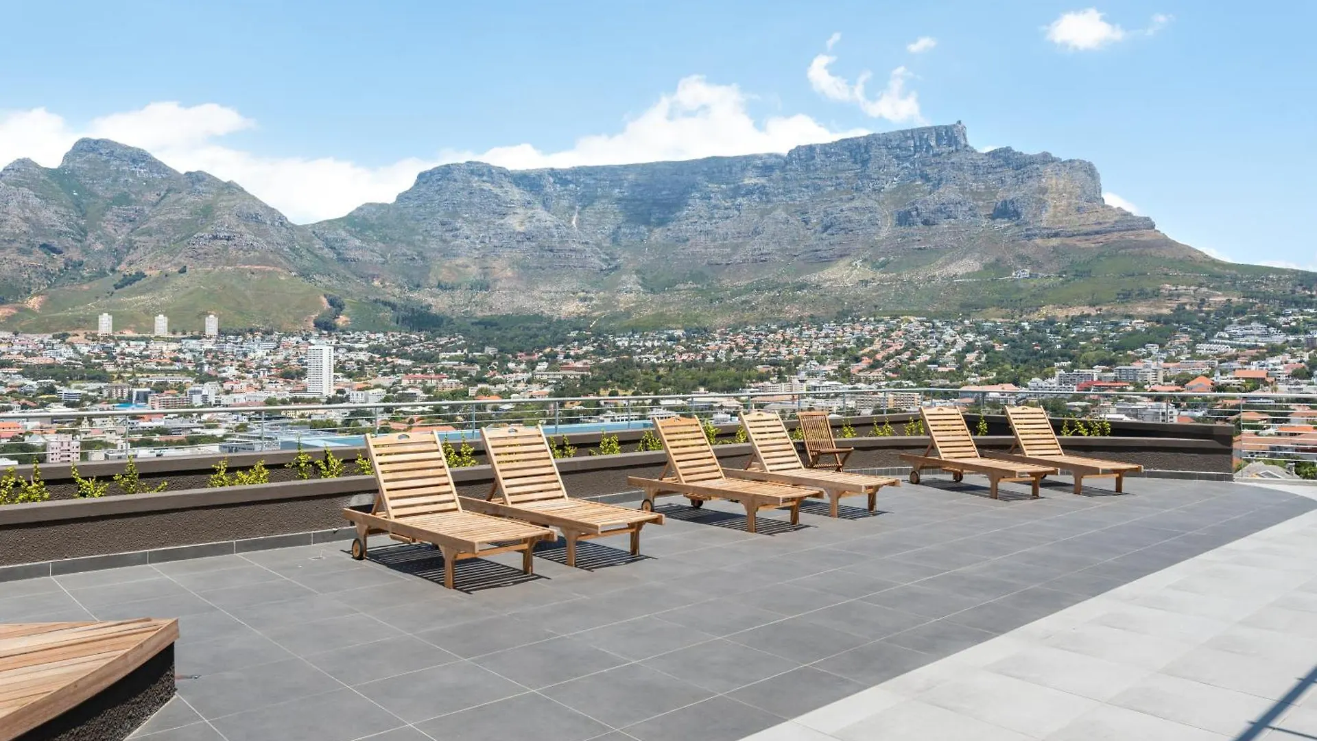 ケープタウンLuxe Penthouse L Private Pool L Mountain Viewsアパートメント アパート